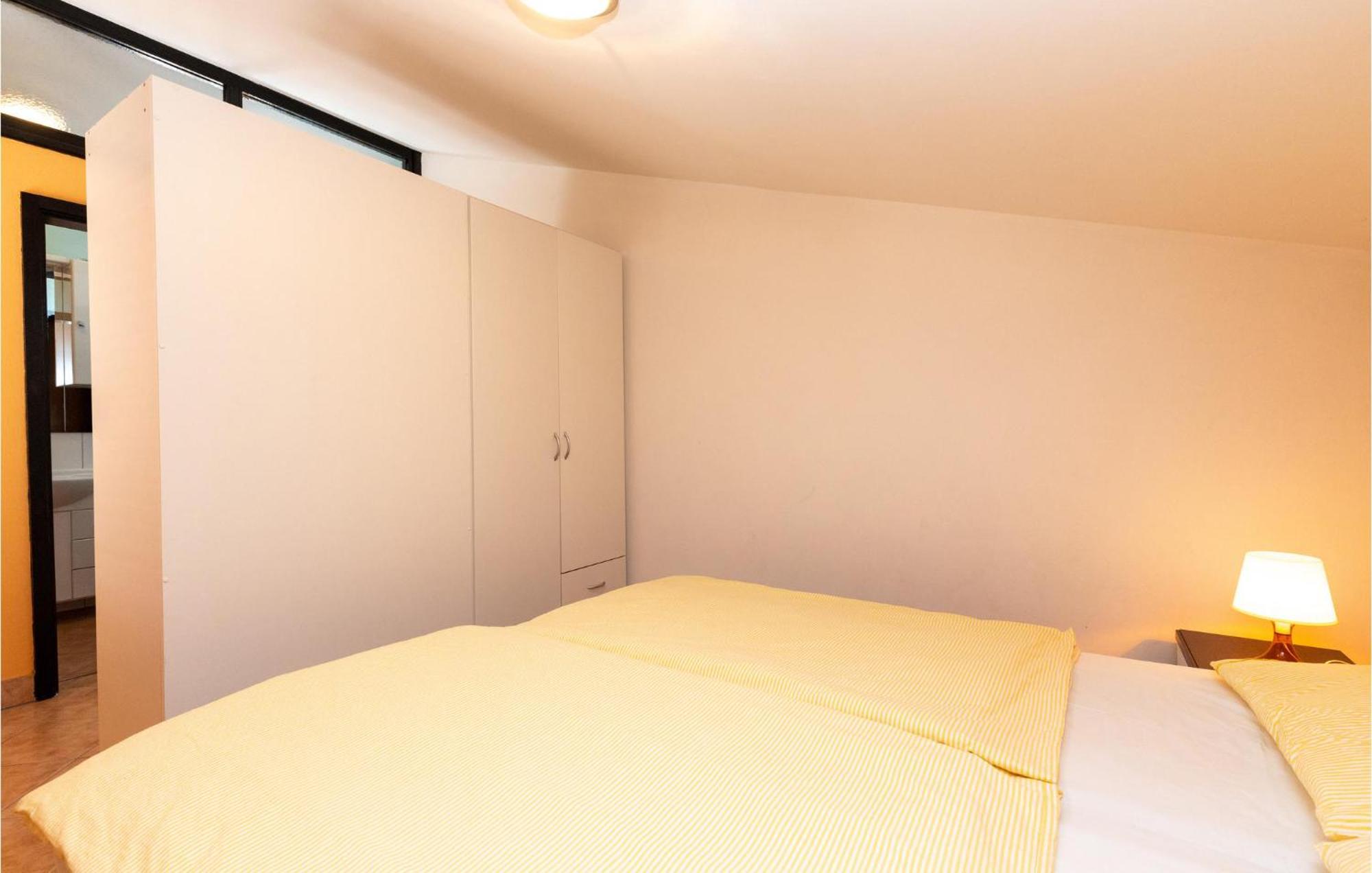 1 Bedroom Cozy Apartment In Jadranovo Zewnętrze zdjęcie