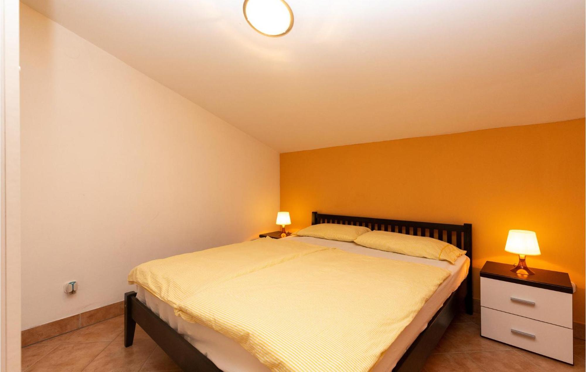 1 Bedroom Cozy Apartment In Jadranovo Zewnętrze zdjęcie