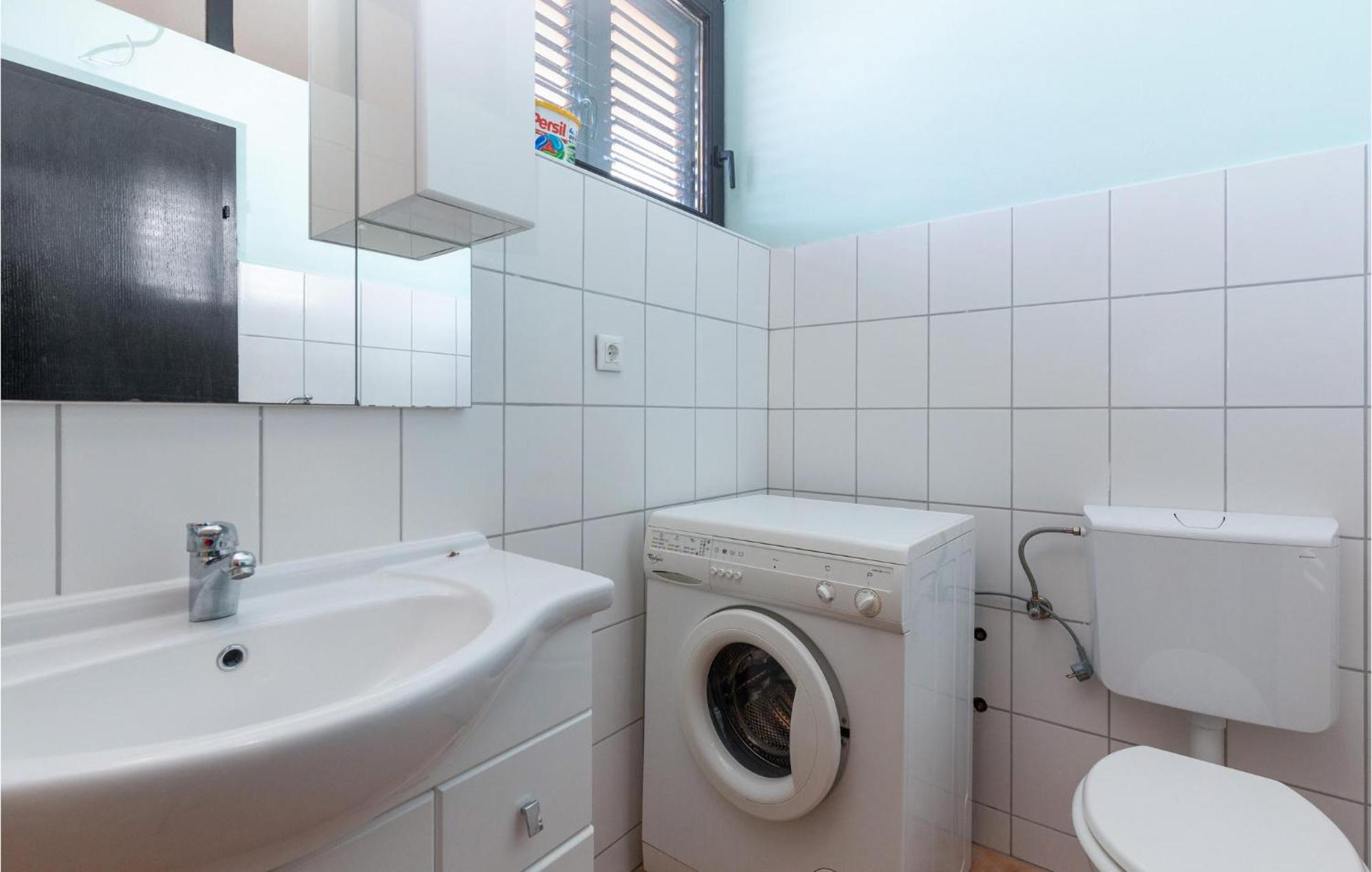 1 Bedroom Cozy Apartment In Jadranovo Zewnętrze zdjęcie