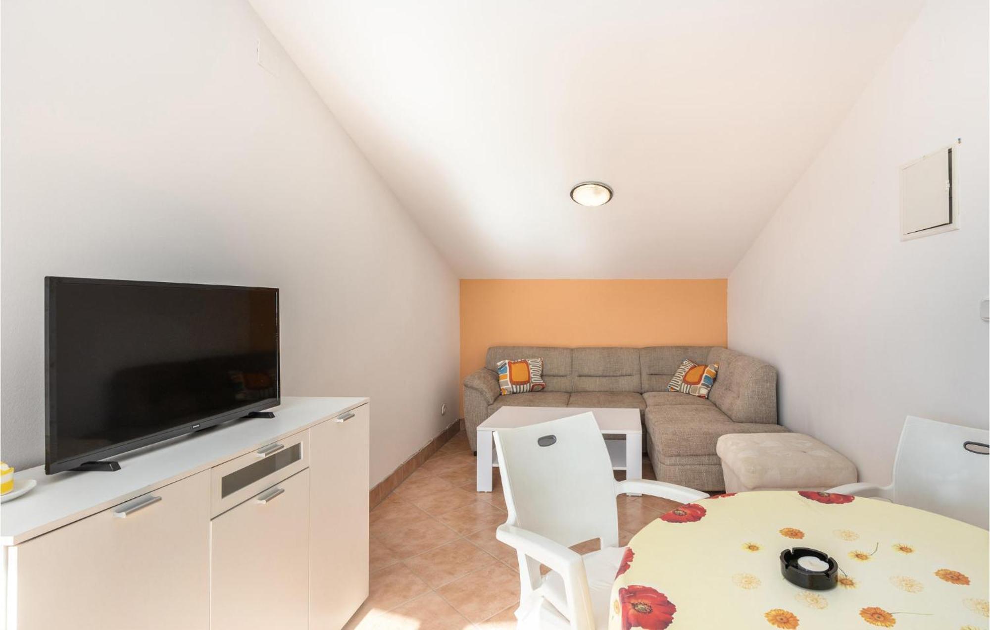 1 Bedroom Cozy Apartment In Jadranovo Zewnętrze zdjęcie